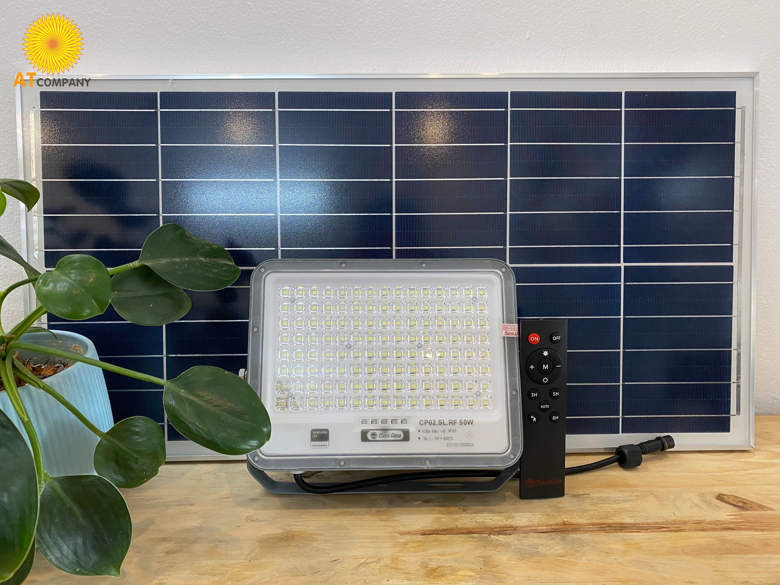 Đèn năng lượng mặt trời rạng đông 50w - model cp02.sl.rf 50w chiếu pha, trong nhà, sân vườn