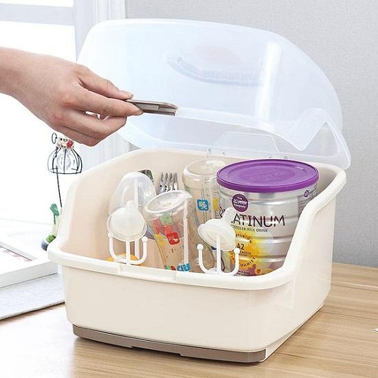 KHAY ÚP BÌNH SỮA CÓ NẮP ĐẬY KÈM KẸP TIỆT TRÙNG