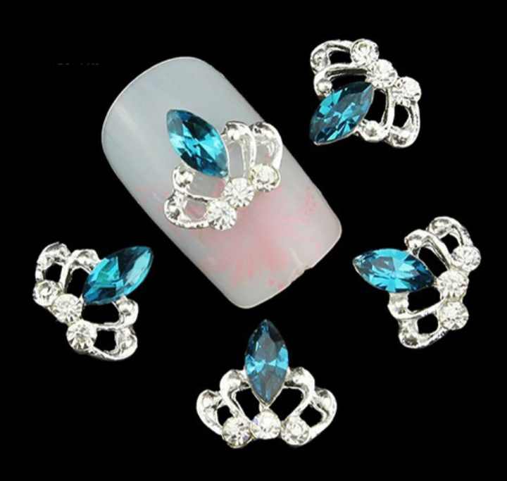 2 viên đá đính móng nghệ thuật