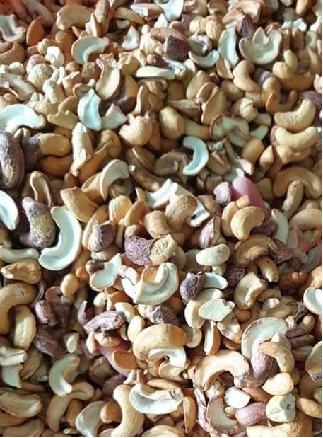 1KG HẠT ĐIỀU RANG MUỐI LOẠI VỠ - BỂ ( còn vỏ lụa )