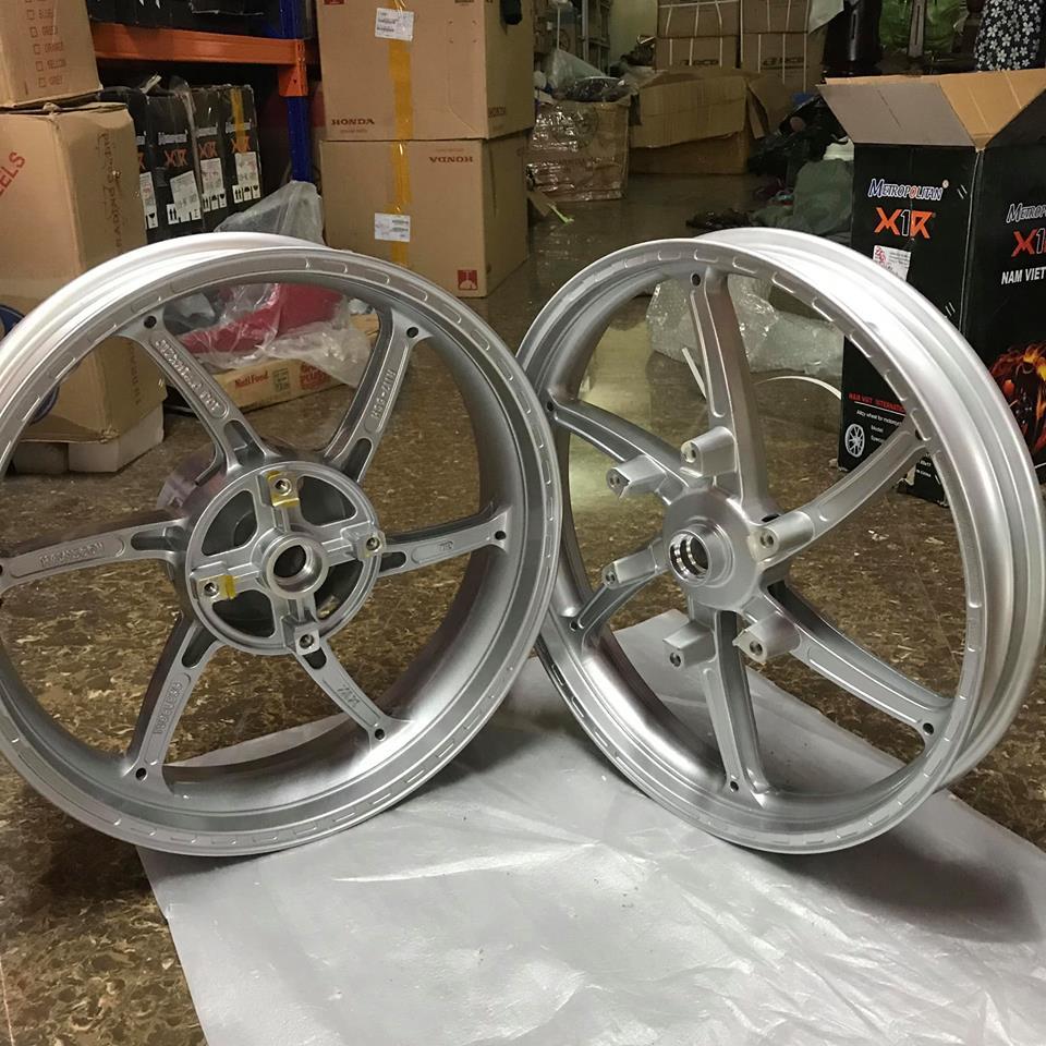 Bộ mâm OZ Racing gắn Winner Silver X1R