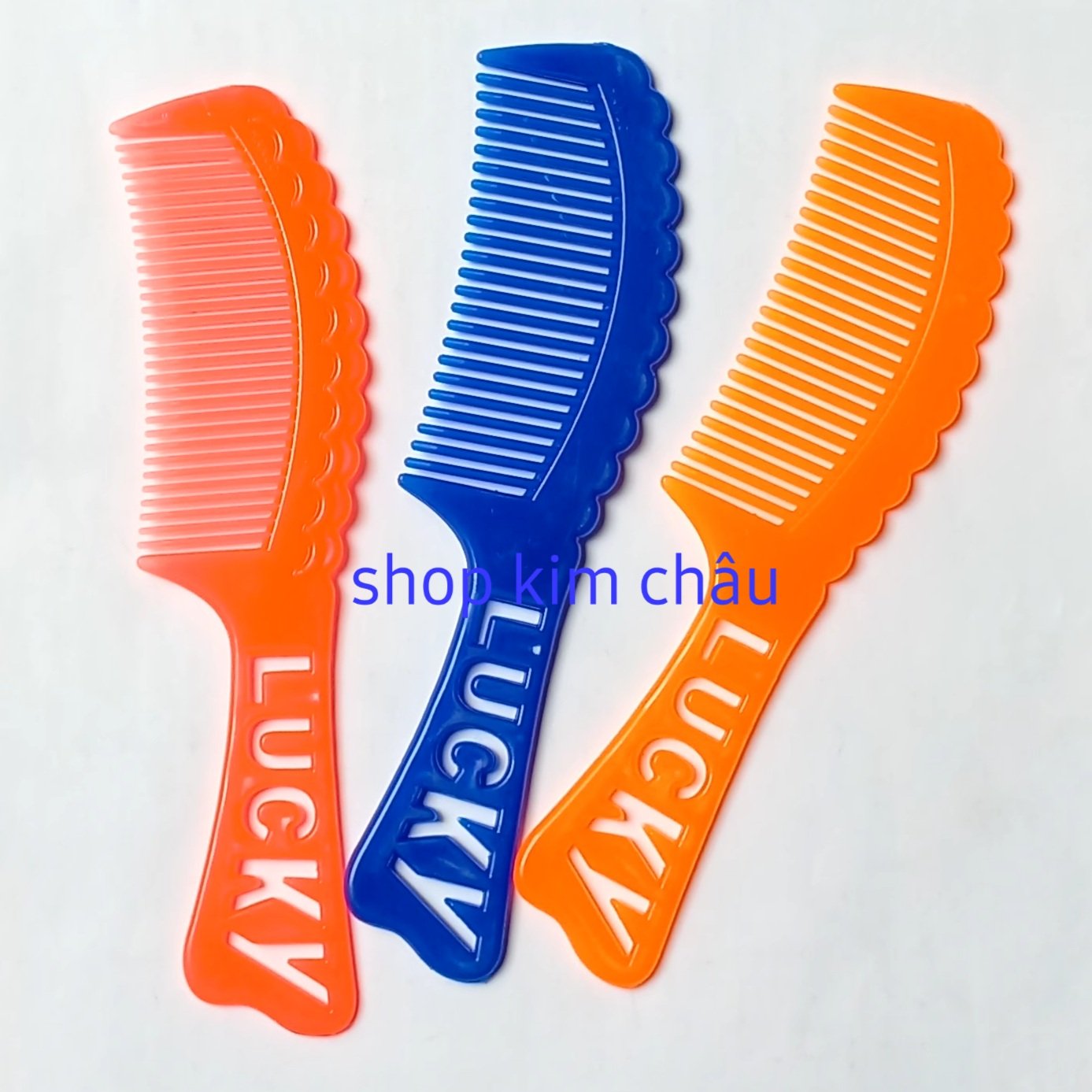Lược chải tóc Lucky - Shop giao màu ngẫu nhiên