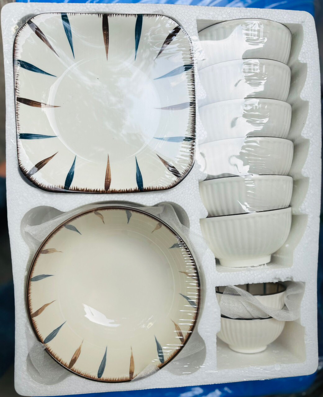 Bộ đồ ăn 11 sản phẩm bát, đĩa, tô, chén gốm sứ cao cấp -Bát Tràng nhiều họa tiết