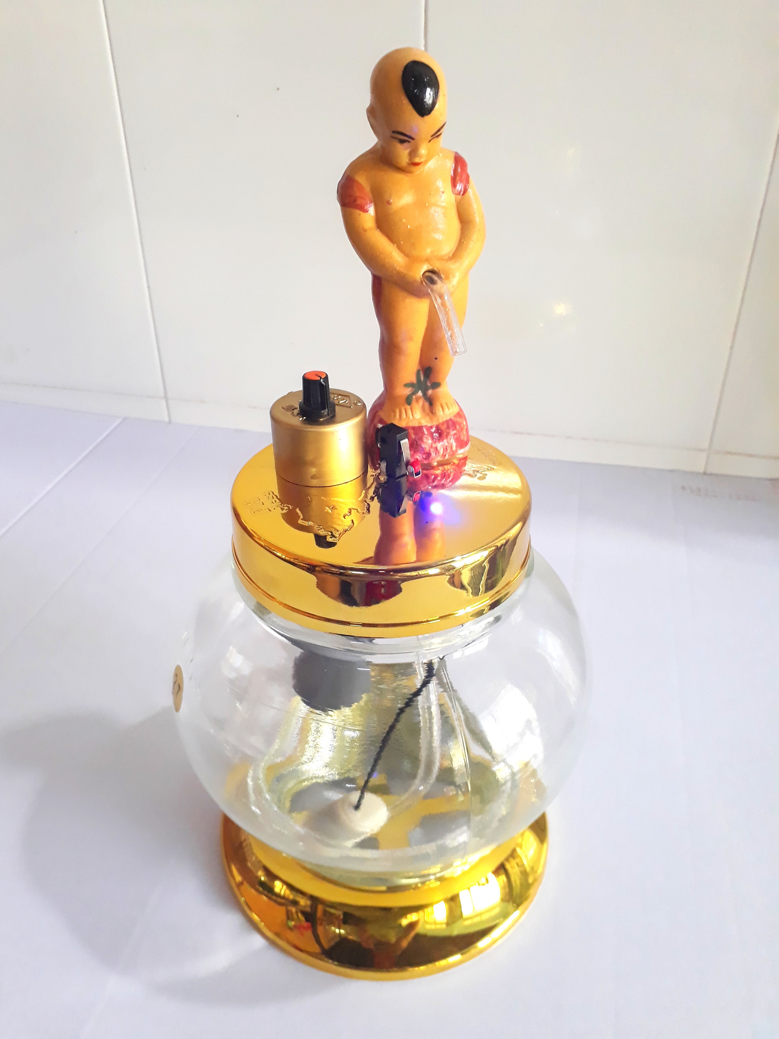 Bình rót ruợu tiểu đồng tử tự động thủy tinh 2,7l cao cấp!!! mã vip01