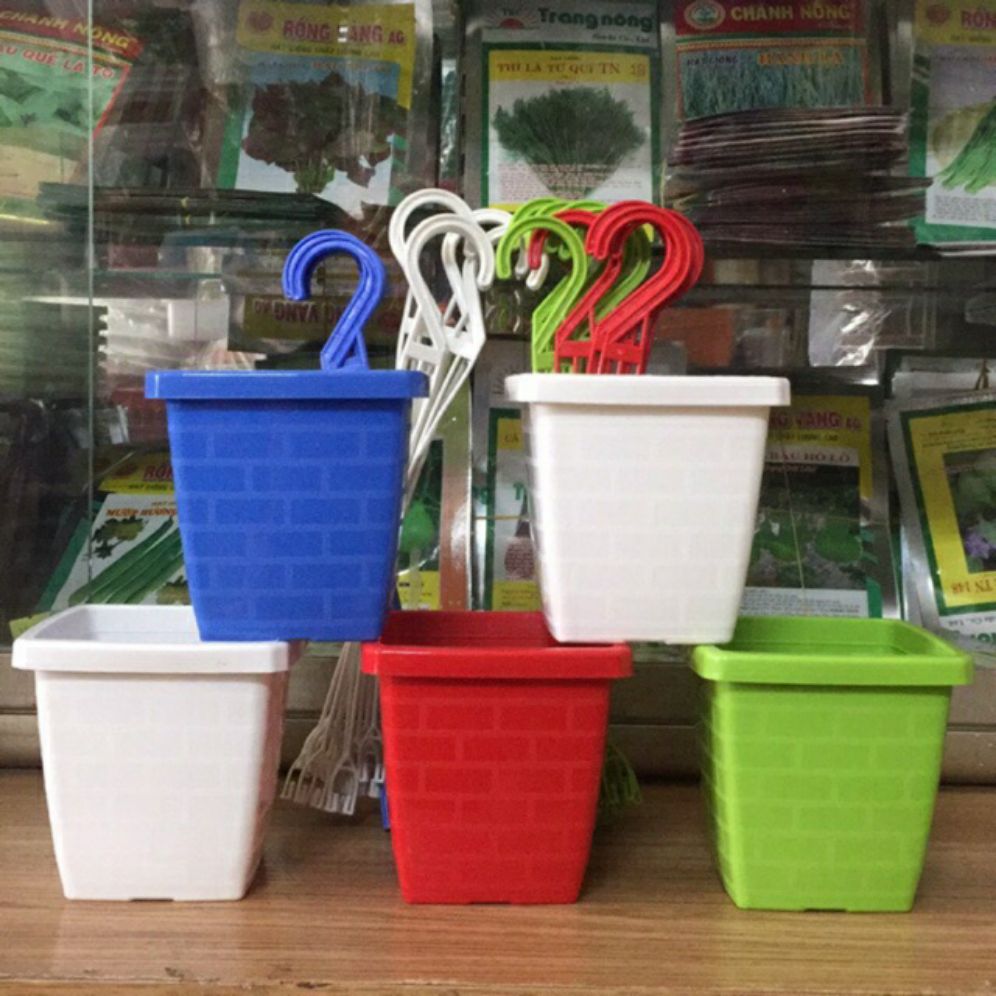 combo 10 chậu vuông treo mini đk9,5x9,5cm,  Chậu nhựa cứng cáp, màu sắc tươi sáng, chuẩn hàng đẹp, Trồng các loại hoa và cây kiểng siêu đẹp, Đủ màu như hình.