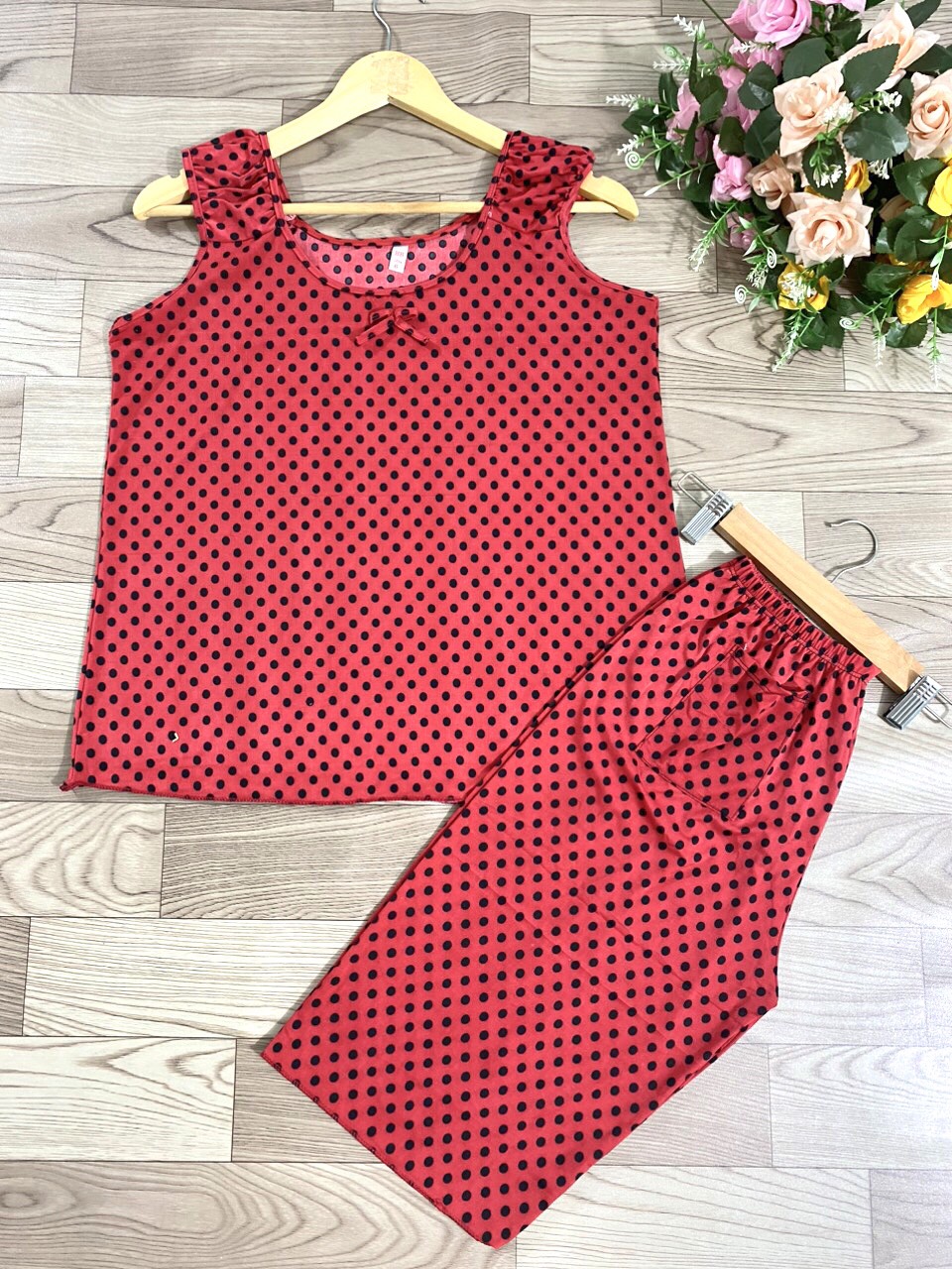 Combo 4bộ đồ lửng chấm bi sát nách. free size 60kg