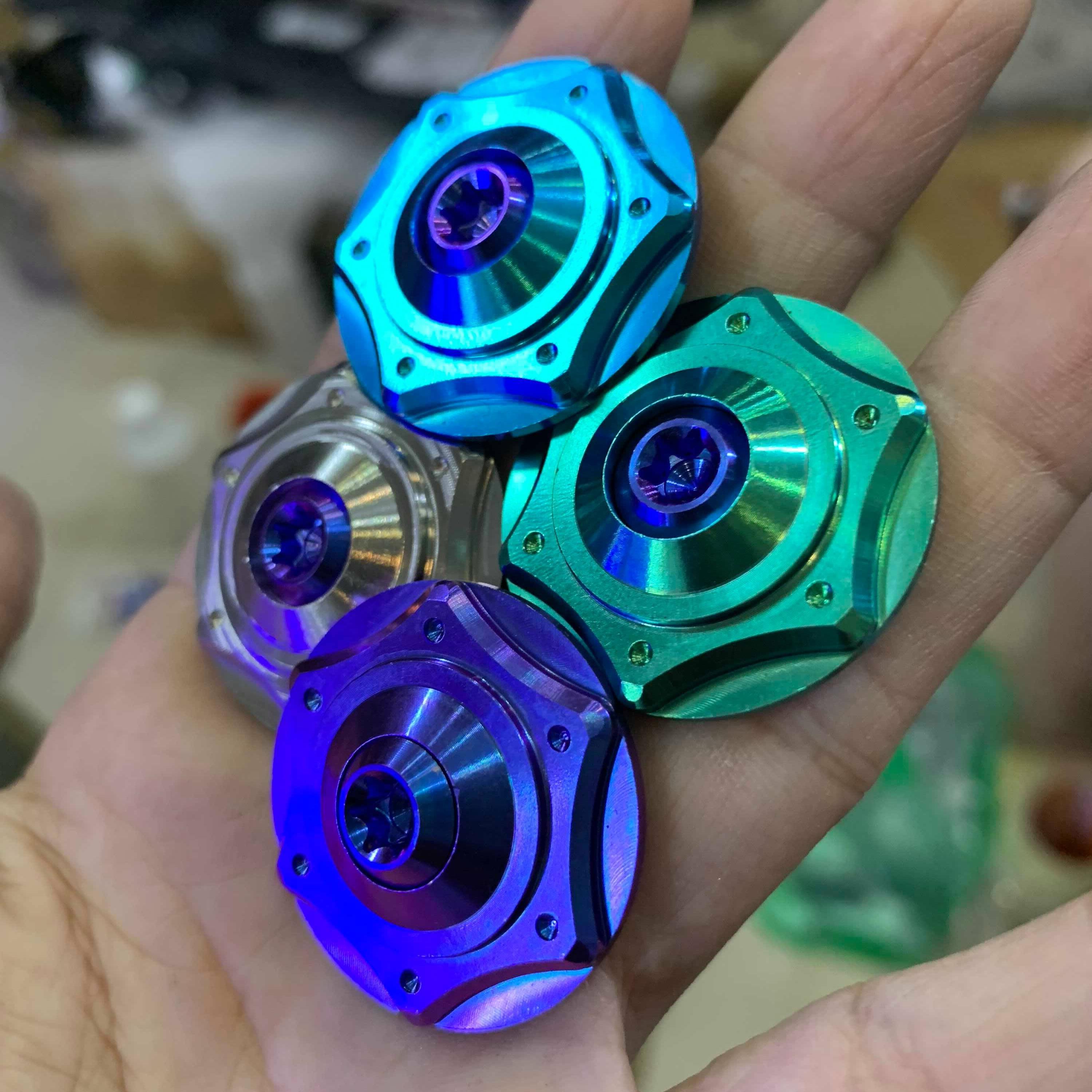 Gù tay lái + ốc gù GR5 Titanium thông dụng các loại xe ( giá đã bao gồm cặp gù và 2 con ốc bắt gù )