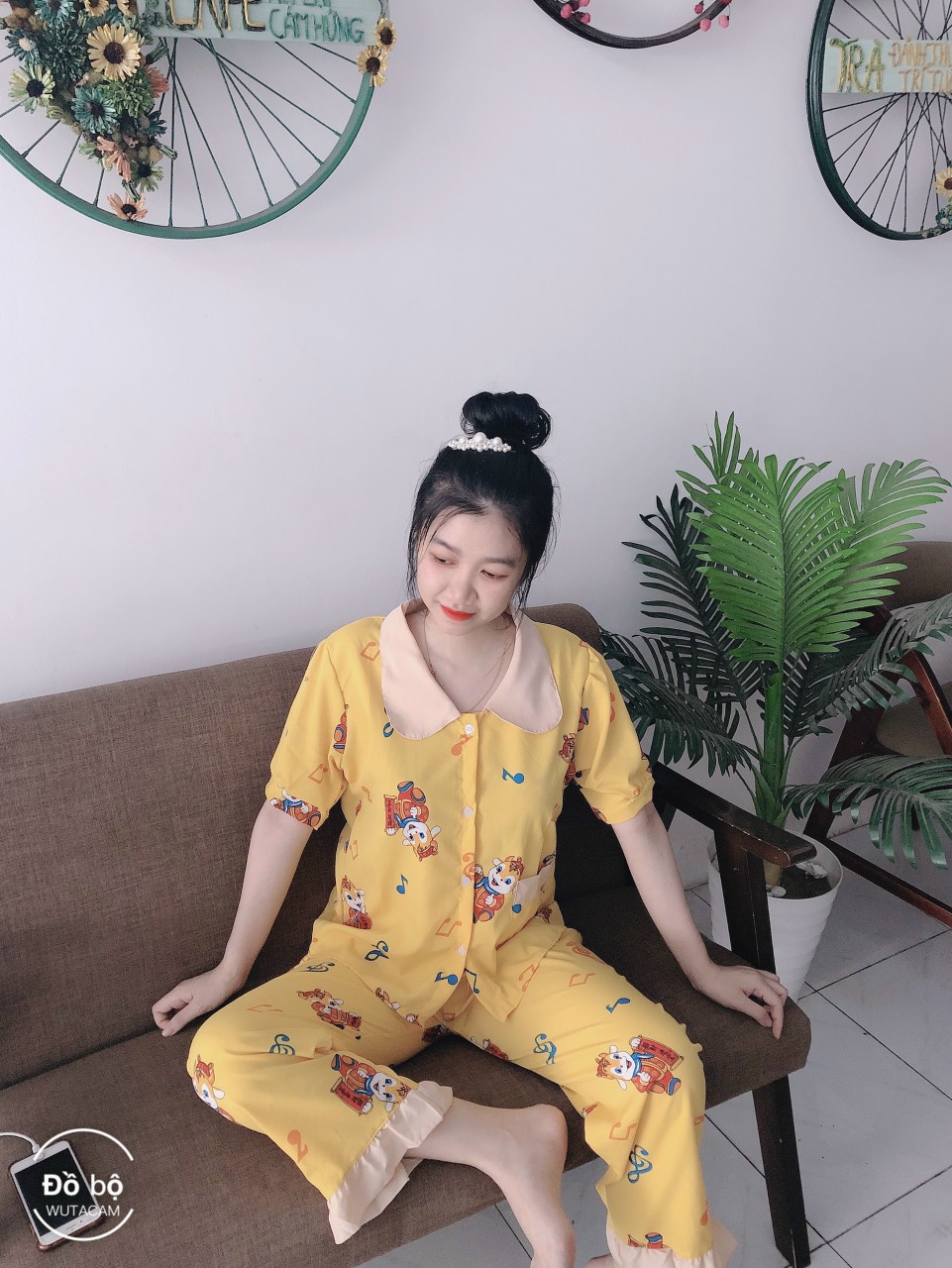 Đồ bộ nữ tiểu thư cổ sen tay cộc, vải lụa hàn cao cấp - freesize dưới 55kg