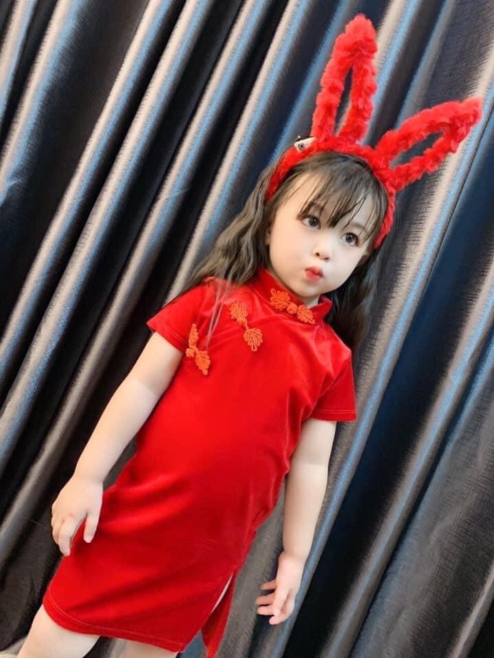 Váy sườn xám nhung đỏ siêu yêu cho bé gái đón noel, đón Tết