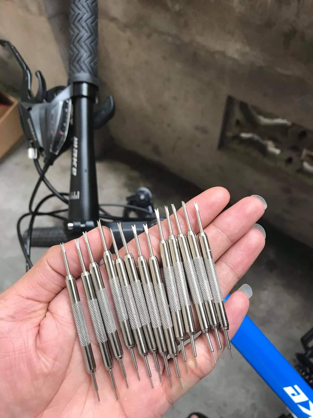 Dụng cụ thay dây đồng hồ đa năng, tool thay dây đồng hồ