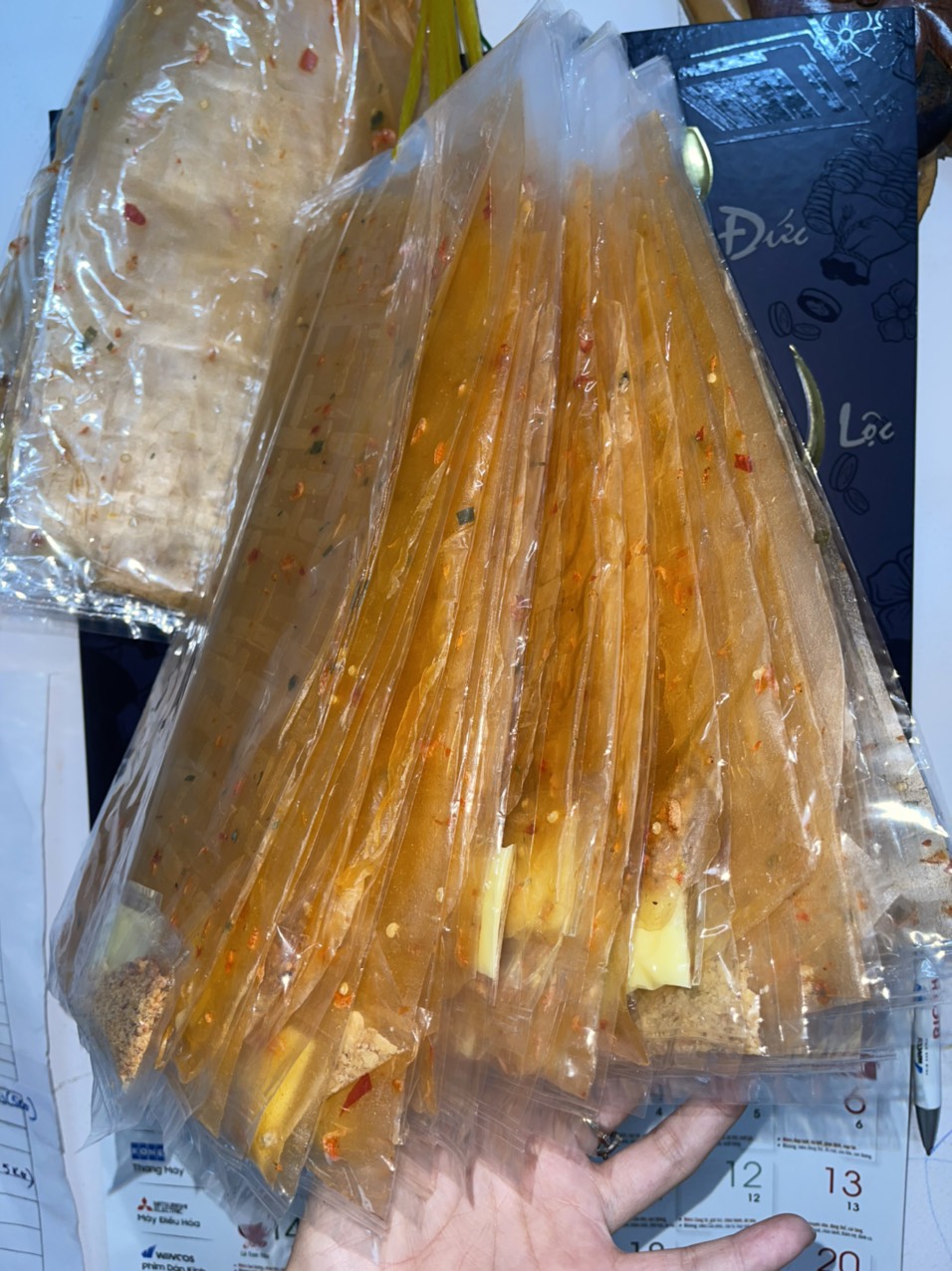 1 xâu bánh tráng cuốn bơ 10 bịch