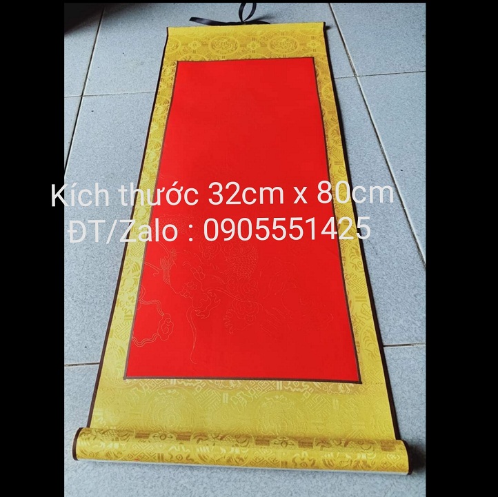 Bộ 2 tấm biểu lụa đỏ viết thư pháp. Giấy, mành tre, biểu lụa thư pháp.