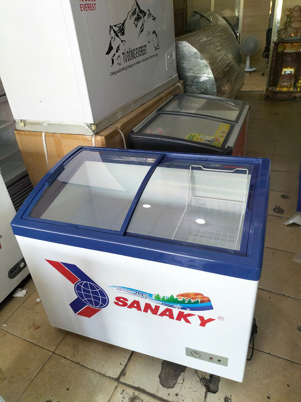 tủ đông hiệu sanaky dung tích 300 lít tiết kiệm điện