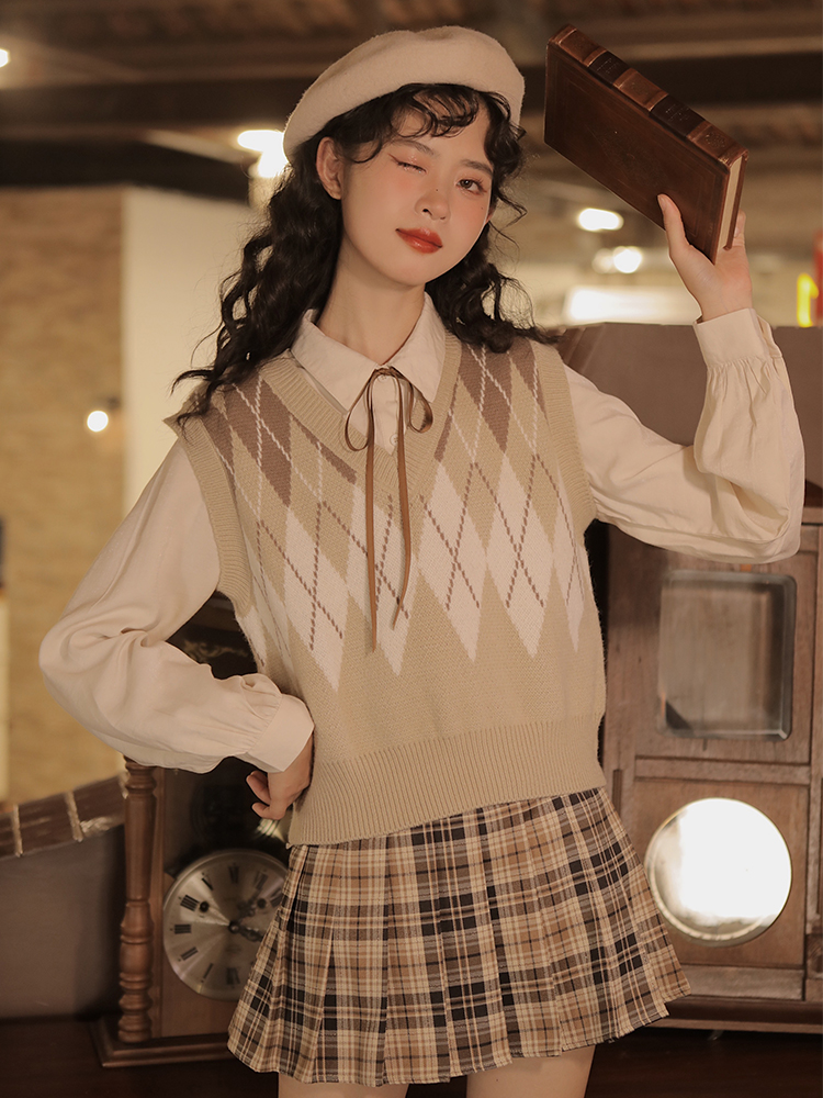Áo gile len croptop quả trám cổ tim bo chun eo chất len mềm mịn 2 màu