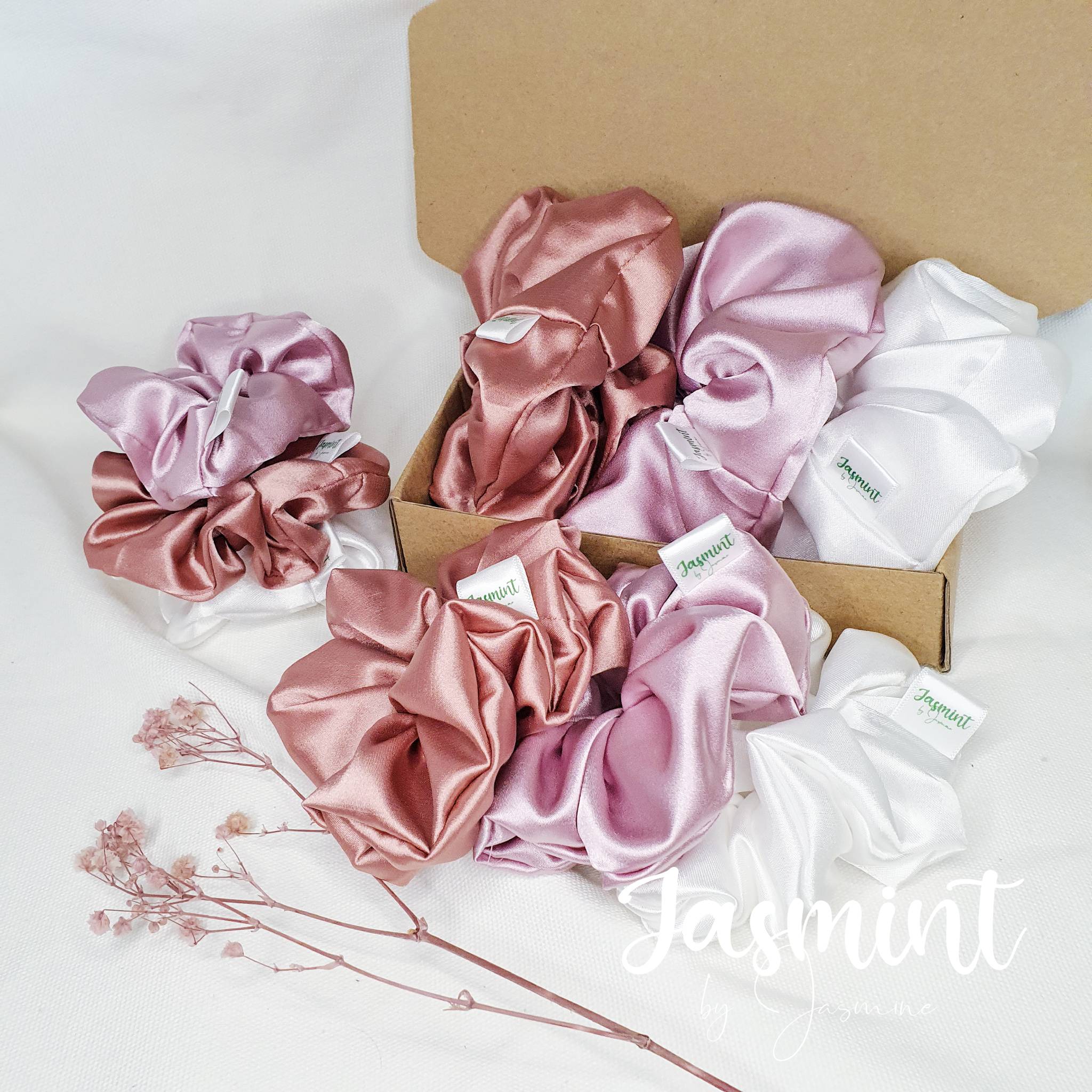 Scrunchies Đồ cột tóc vải satin xinh xắn, quà tặng cho phái nữ size lớn, size chuẩn, size mini bé bé Jasmint handmade