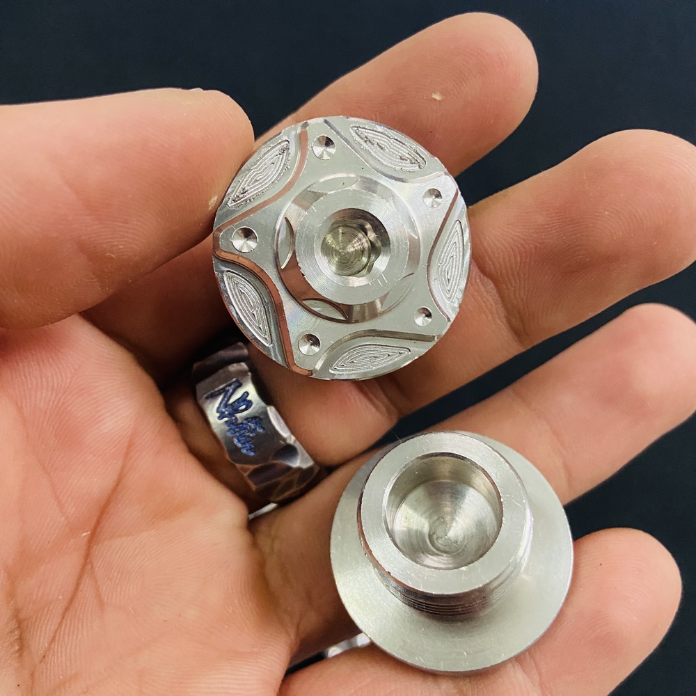 [GIÁ 1 CON ỐC] ỐC NẮP NHỚT HONDA SALAYA SAO XOÁY BI CHẤT LIỆU INOX 304 100% DÀNH CHO ANH EM BIKER ( GIÁ 1 CON )