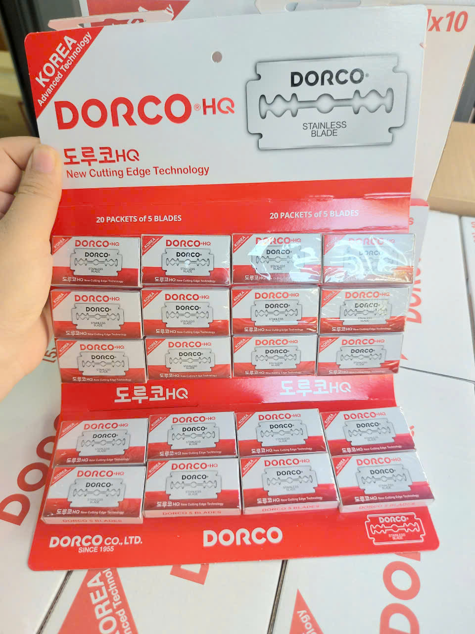 Vỉ 100 lưỡi lam Dorco HQ màu đỏ ( Dao lam Dorco Đỏ)