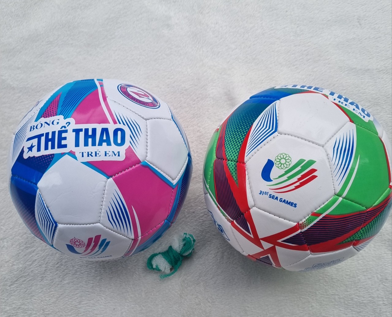 Quả bóng đá trẻ em số 2 mẫu 2024