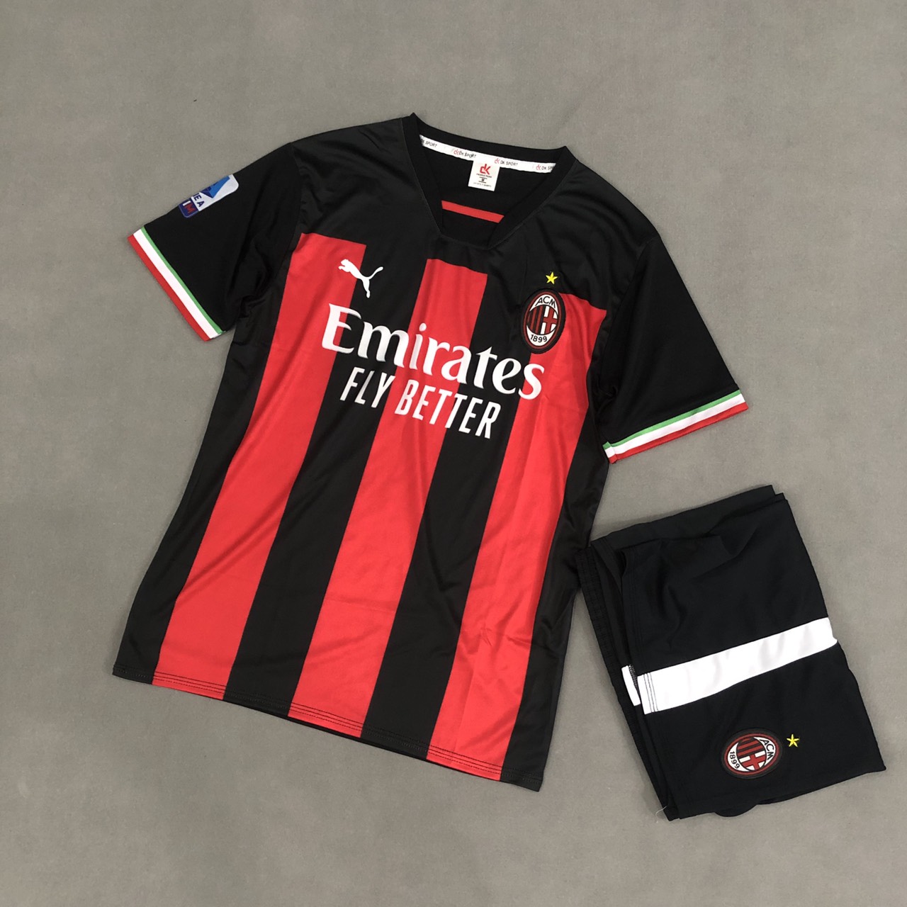 Bộ quần áo đá bóng CLB AC Milan Sọc Đỏ đen FLG2023