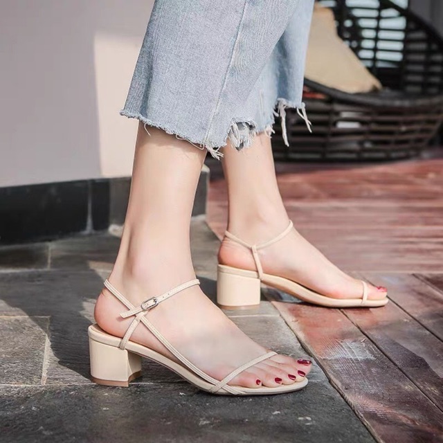 Giày sandal gót 5 phân quai mãnh