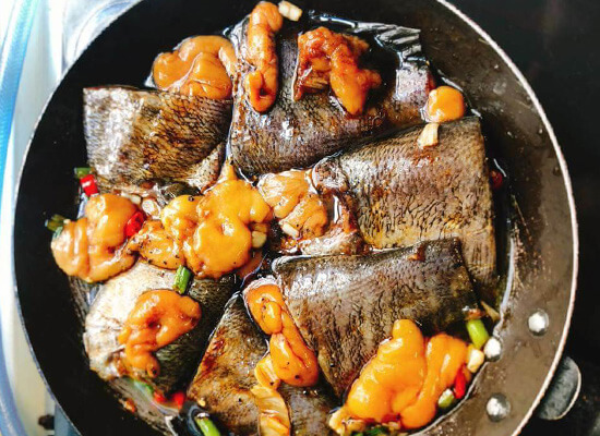 [HCM][Chỉ ship HCM] Khô cá sặc trứng (khay 500gr/3-4 con) cam kết sản phẩm đúng như hình chất lượng đảm bảo vệ sinh an toàn thực phẩm