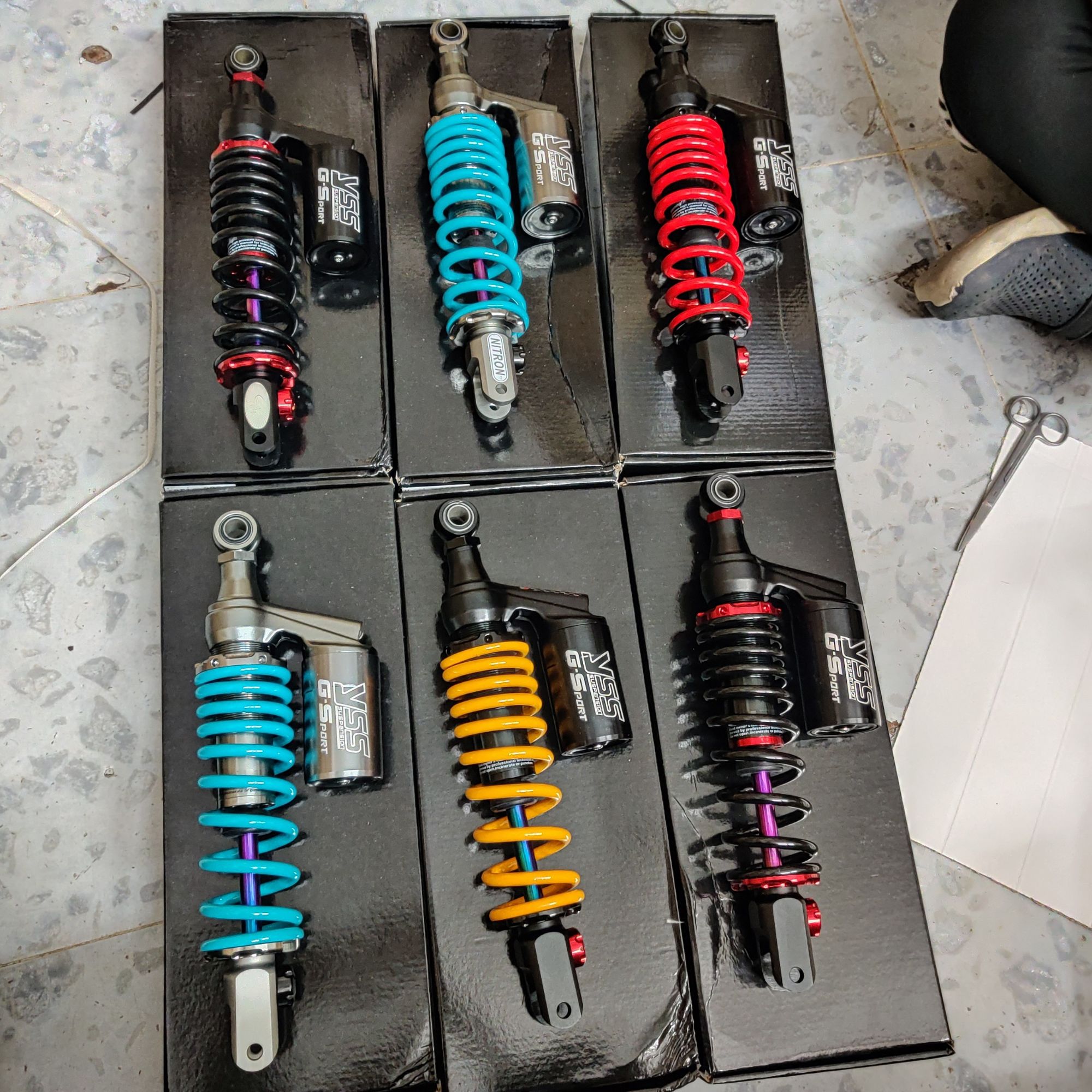 [HCM]phuộc yss tem khắc bình dầu 1 cây ty titan gắn vario click vision