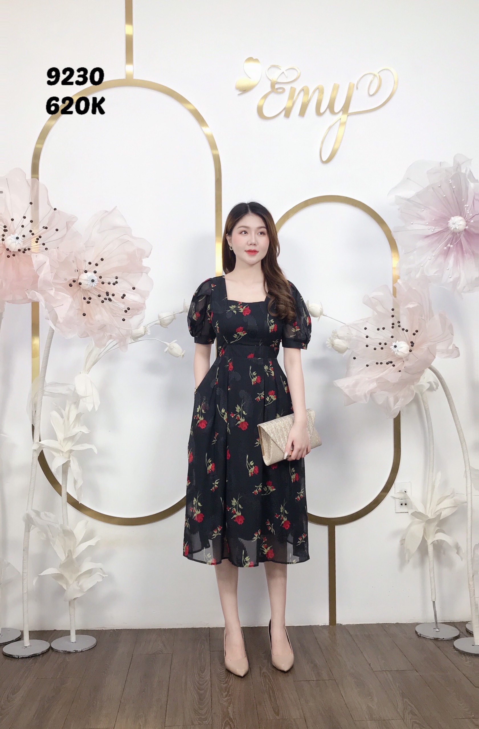 Đầm emy em9230 xoè cổ vuông nền đen