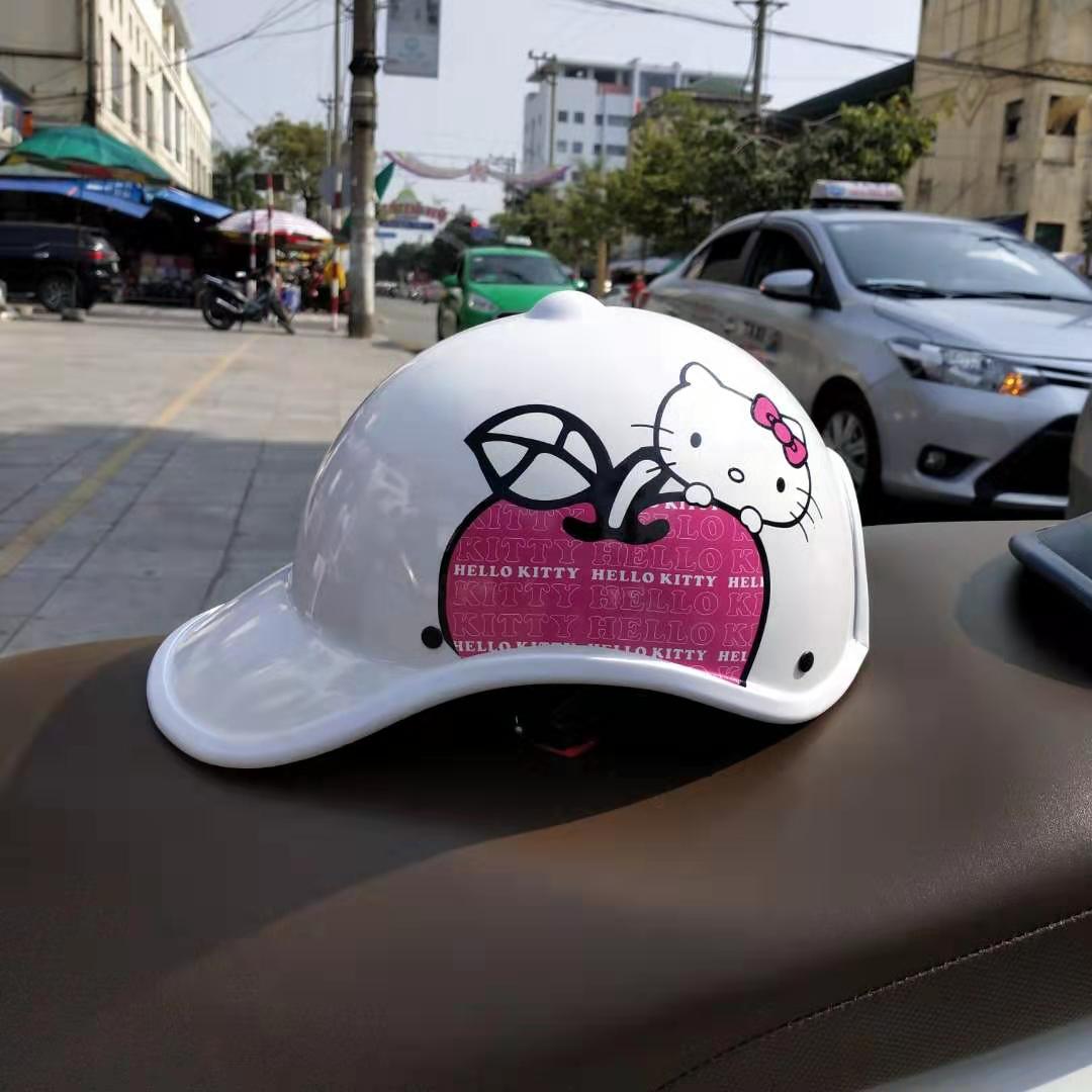 Mũ bảo hiểm thời trang nam nữ- nón bảo hiểm nam nữ- mũ bảo hiểm giá rẻ- non bao hiem-mũ nón bảo hiểm lưỡi trai dành cho cả nam và nữ kiểu dáng thon gọn thiết kế hợp thời trang (ngẫu nhiên)