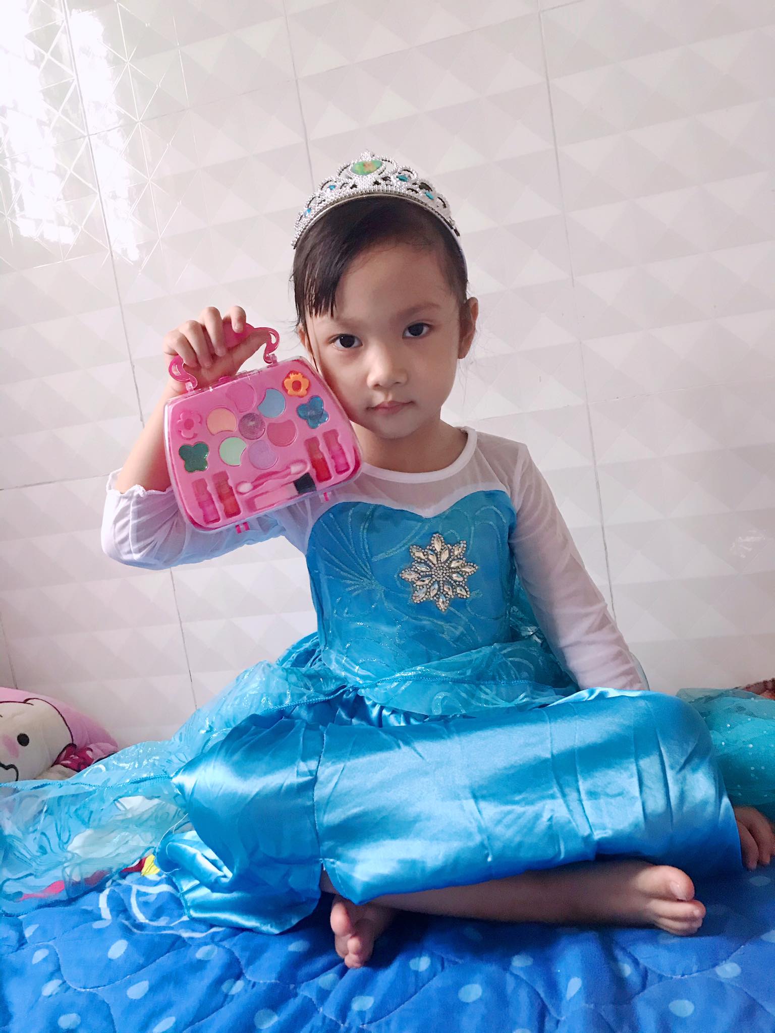 Đầm công chúa Elsa có Tà dài Vương miện cho bé gái điệu đà