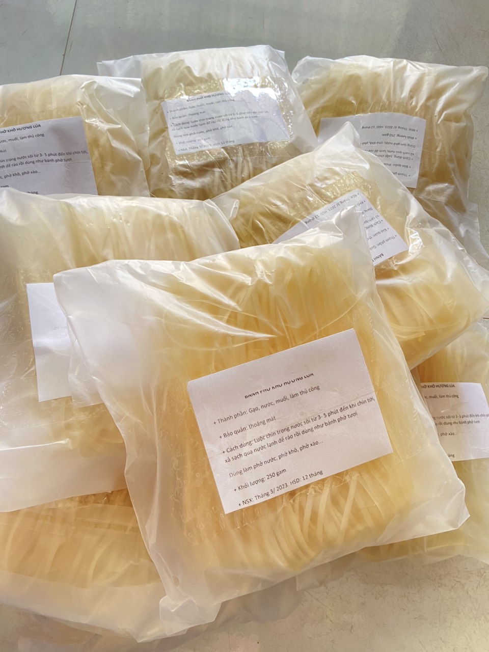 Phở khô sạch không tẩy miền bắc loại bánh phở dai ngon không bở phù hợp cho mọi bữa ăn gói 500gr