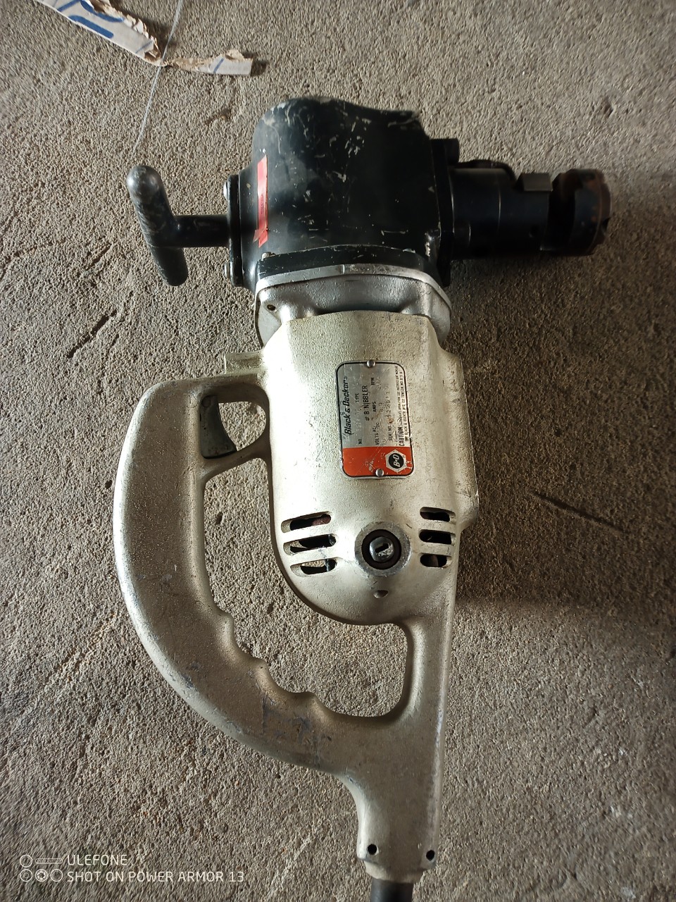 Máy cắt tôn Black & Decker 3.2mm hàng nhật bãi