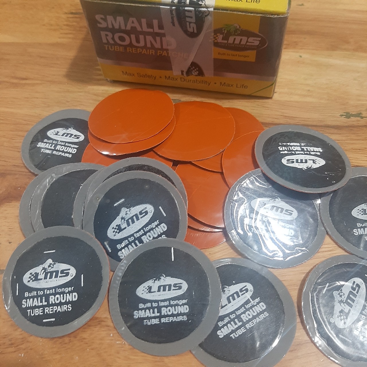 Hộp 40 miếng vá săm lốp số 11 Ấn Độ LMS- TC45 (45mm)