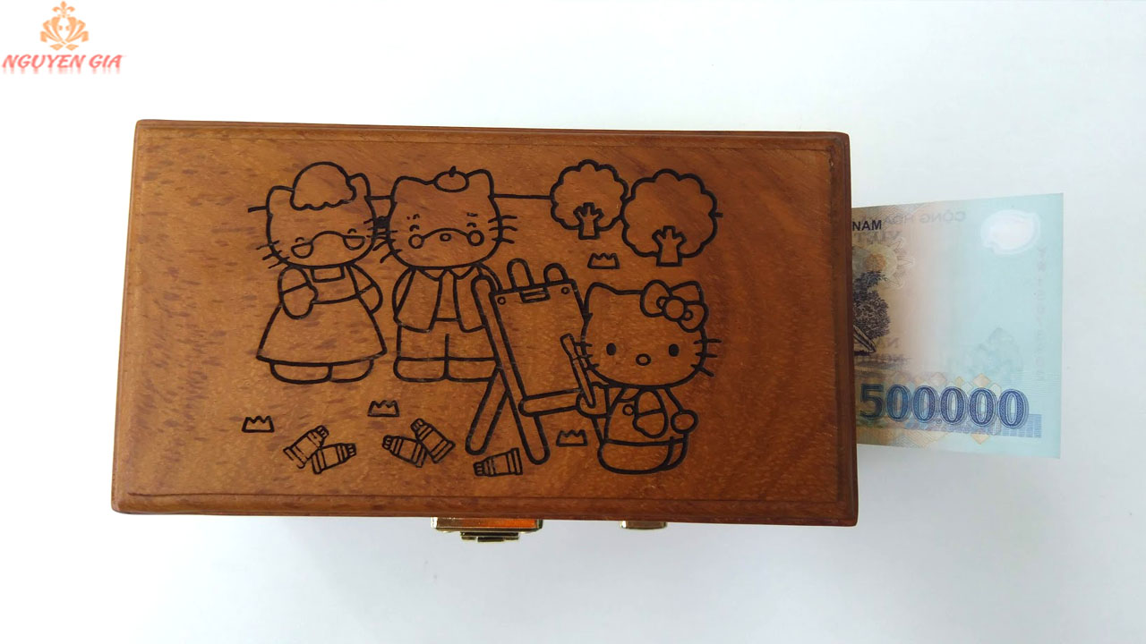 Hộp đựng tiền tiết kiệm có mật khẩu bằng gỗ mẫu gia đình Hello Kitty an