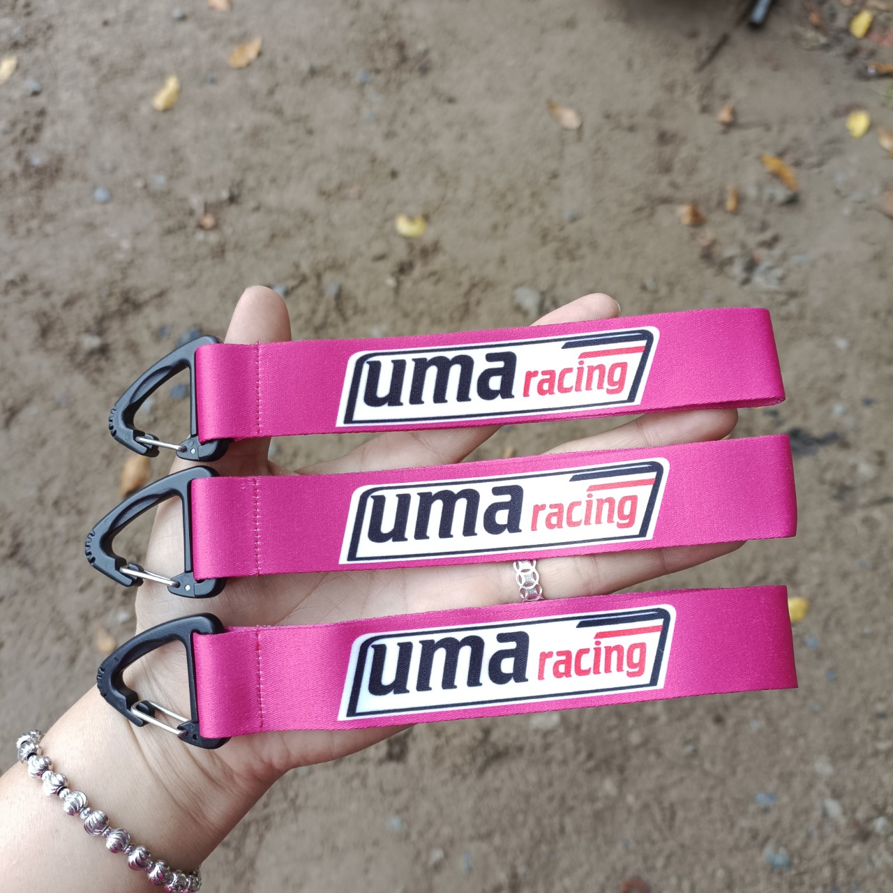 Móc khóa uma racing in 3d 2 mặt chữ