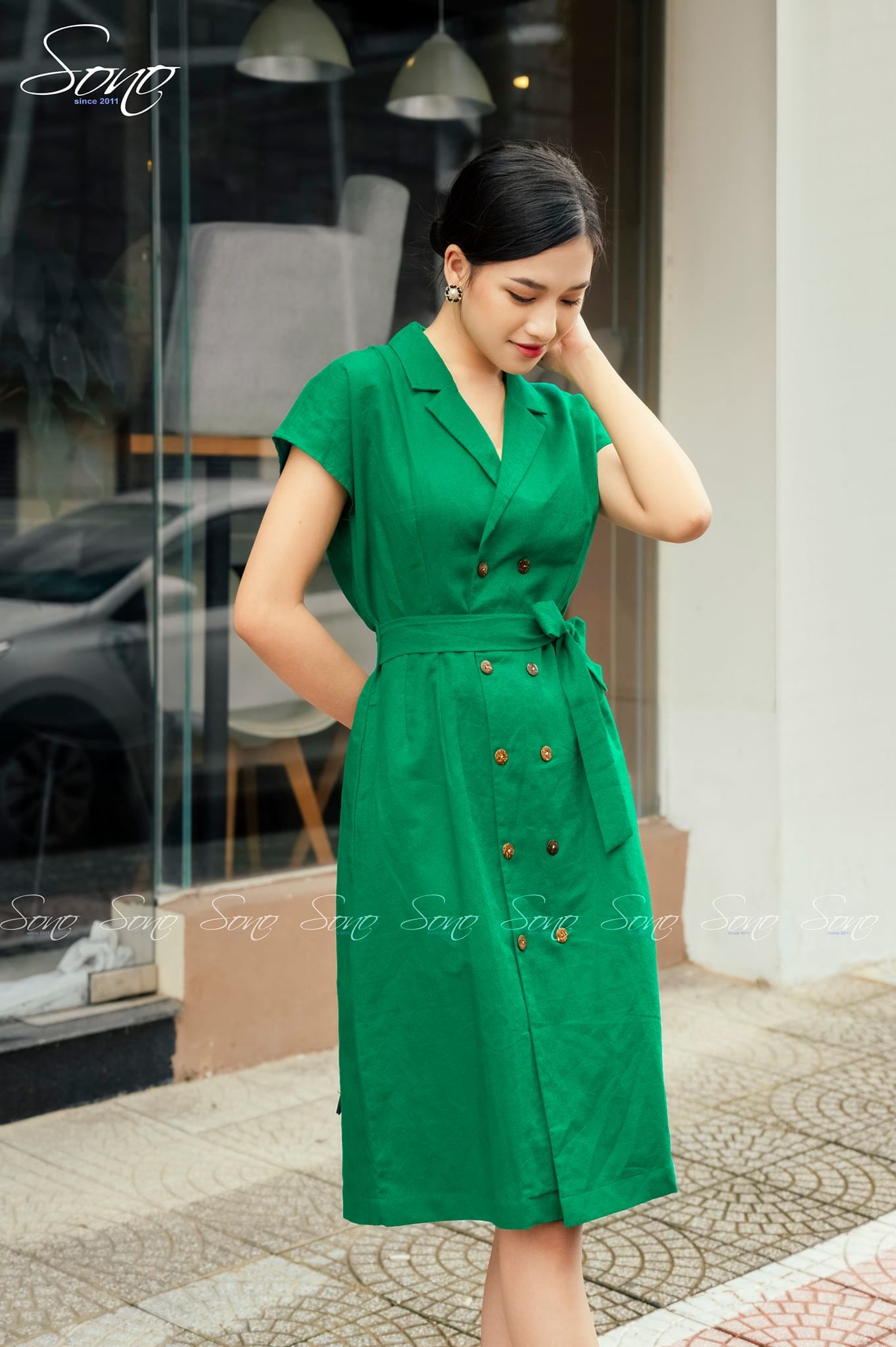 Đầm linen cổ danton 2 hàng nút phối cổ vest kiểu dáng sang trọng