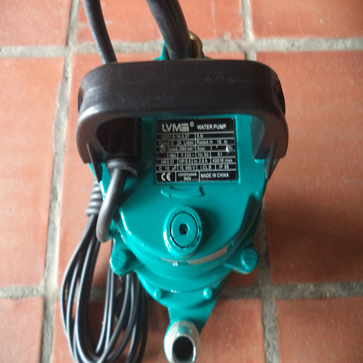 Máy bơm nước ngâm,tõm,chìm gia đình 370(tùy theo từng đợt mà màu xắc sản phẩm có thể khác)