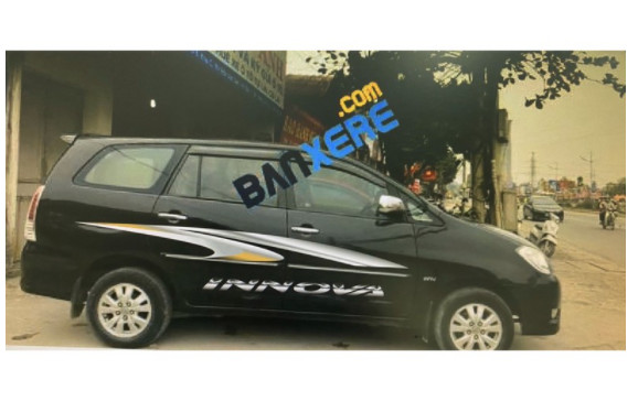Tem dán sườn xe innova