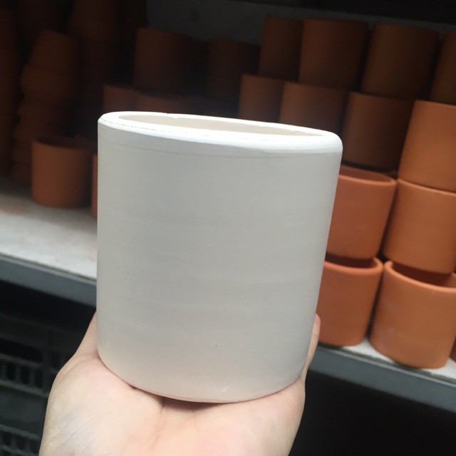 Chậu đất nung trụ màu trắng hoặc nâu - Kích thước 8.5 cm * 9 cm