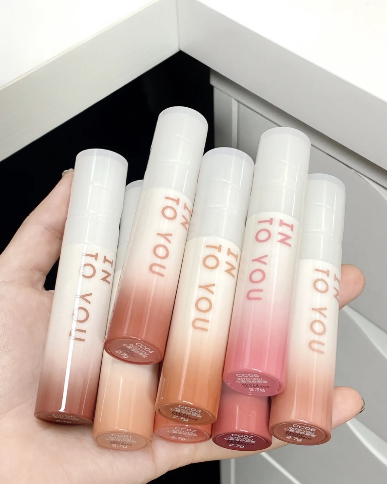 Son bóng Into You trắng