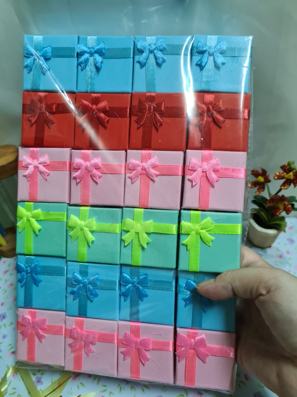 Hộp nhỏ đựg nhẫn nơ ép nhiều màu combo 24 cái