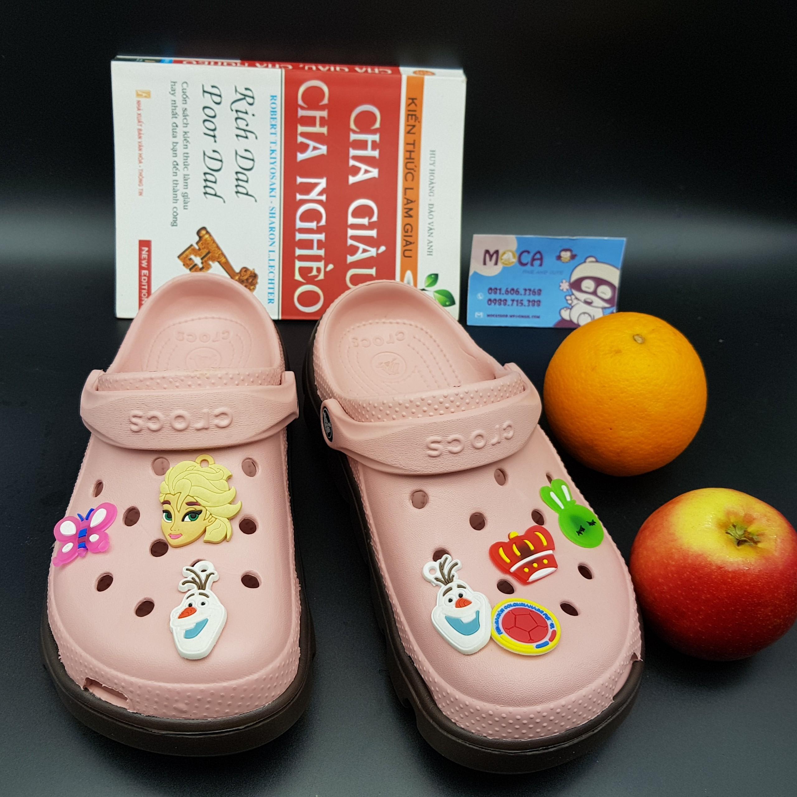 Dép crocs cá sấu