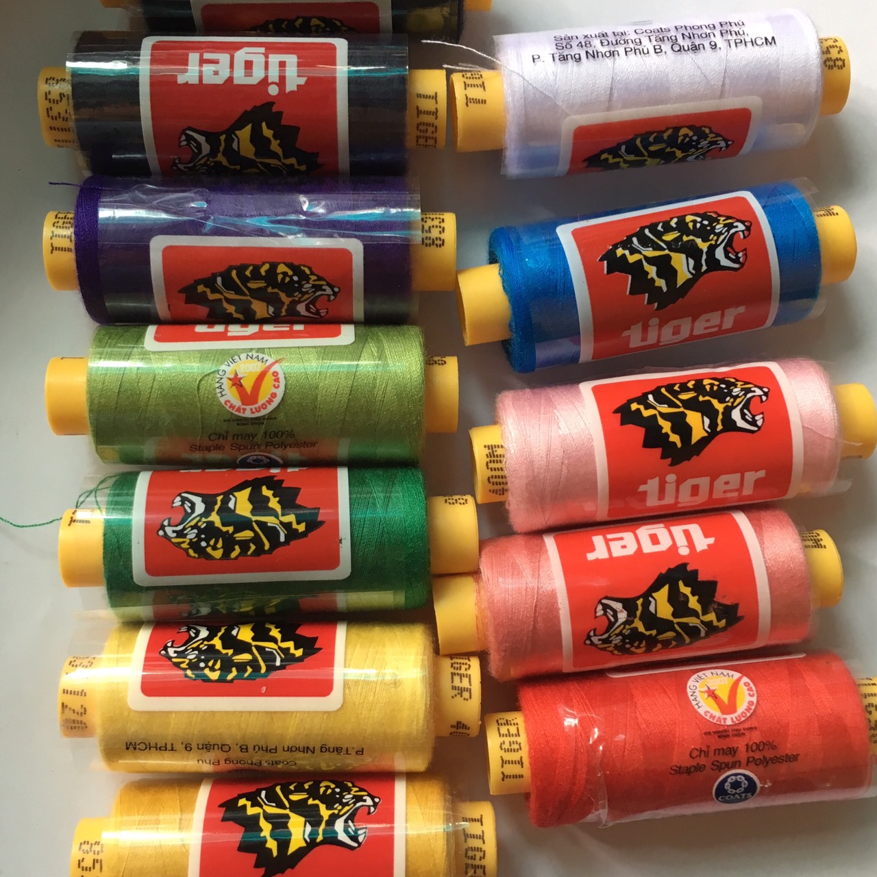 1 cuộn chỉ may áo quần Tiger 400m