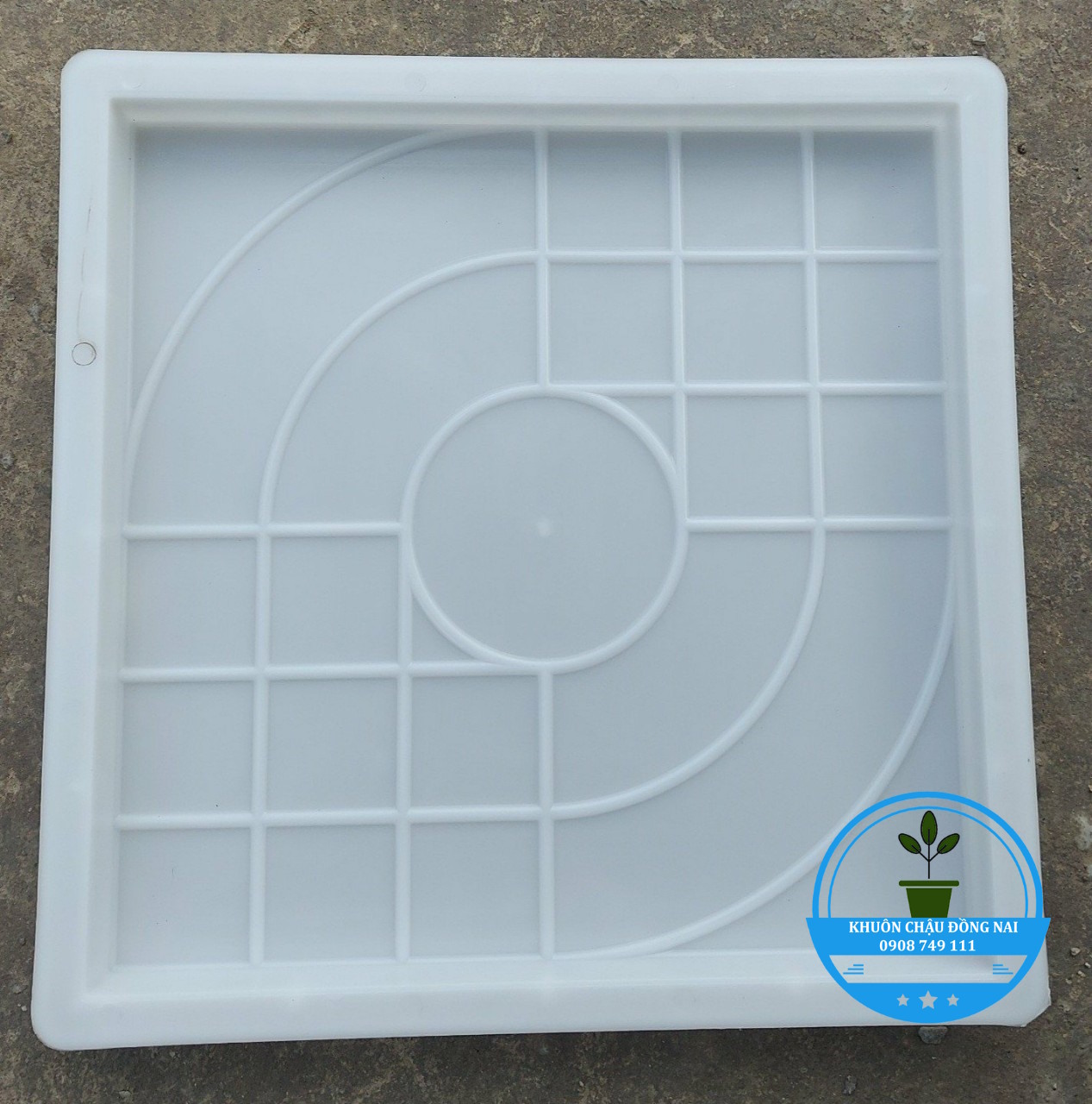 Khuôn đổ gạch lát trang trí sân vườn 40 * 40 cm mk05