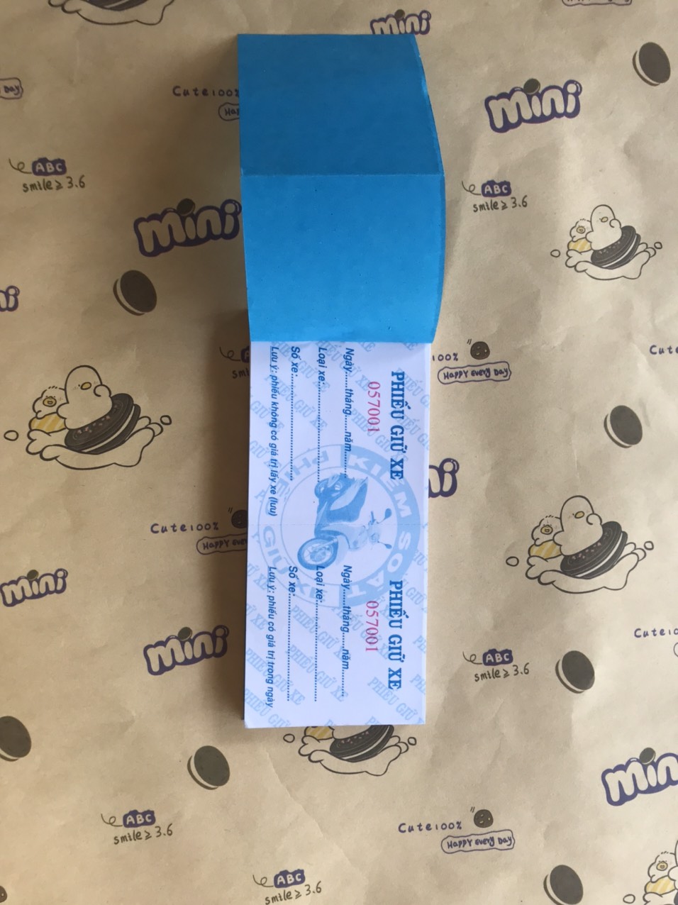 Bộ 10 cùi vé giữ xe 1 cuốn có 100 số đã in số sẵn, giấy đẹp