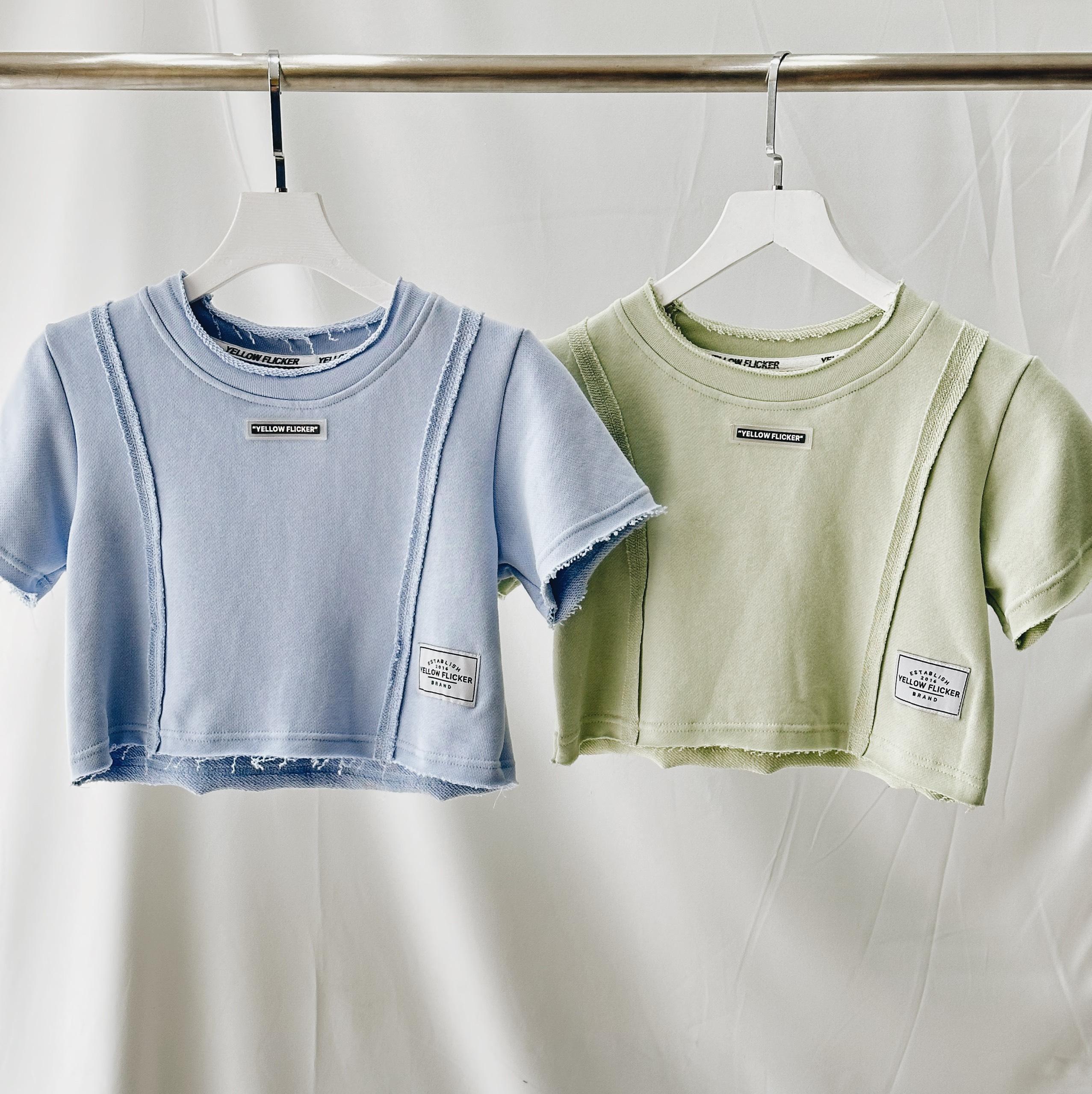 Áo croptop yelloww flicker patchy freesize