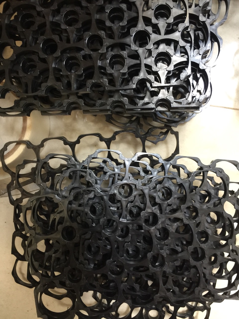 Khung nhựa giữ pin 3x5p 32650 32700