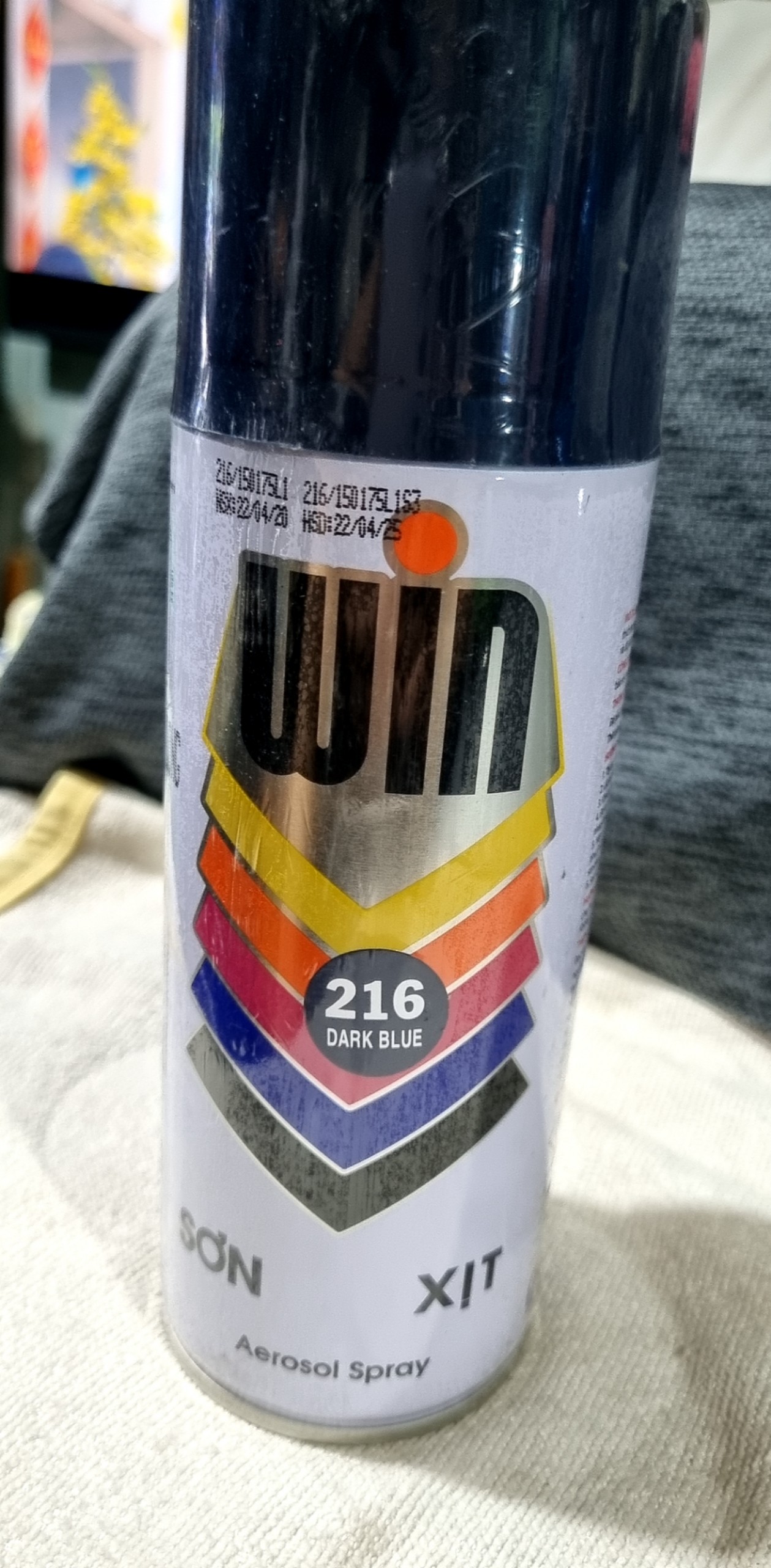 Sơn xịt màu xanh dương đậm a216 win