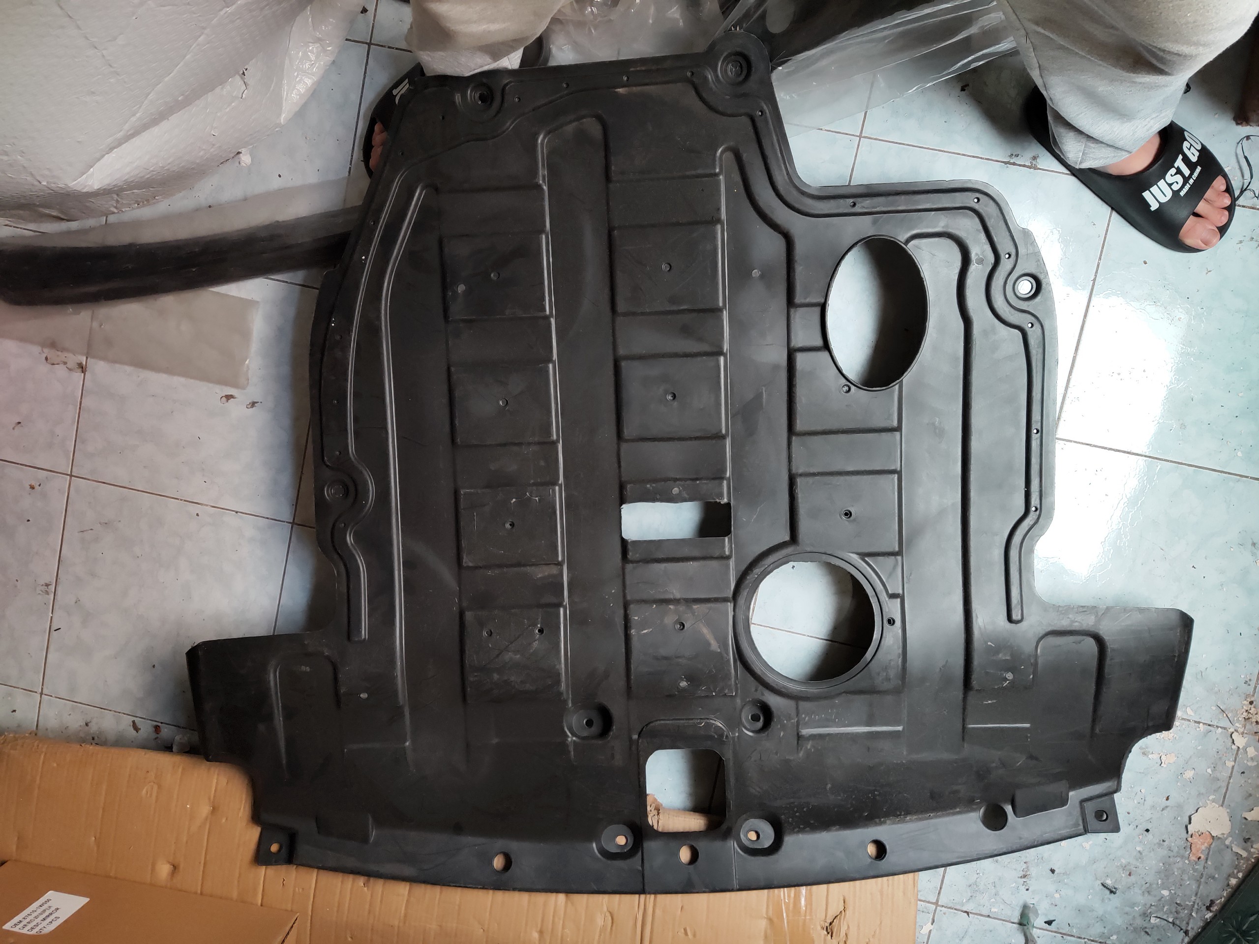 Chắn bùn gầm động cơ Hyundai Santafe bản máy xăng 2006 - 2018