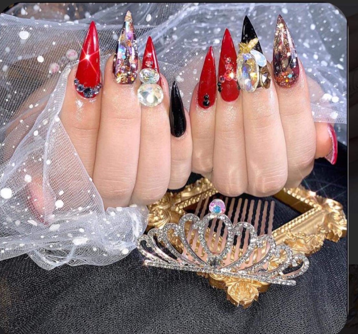 NAILBOX Móng tay giả giá rẻ/ nail thiết kế/ nailbox/ Móng úp tay/móng giả đính đá / Móng tay giả nhọn / Móng úp tay thiết kế sắn màu đen & đỏ