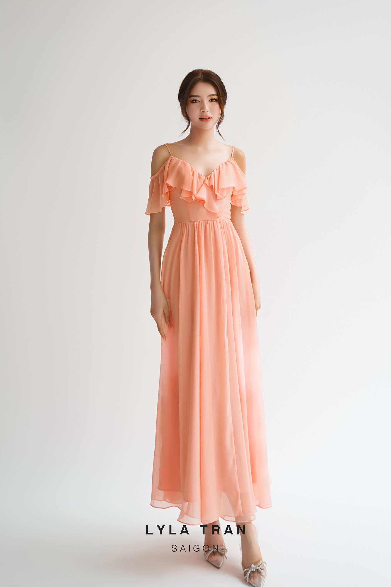 Đầm maxi trễ vai hòng